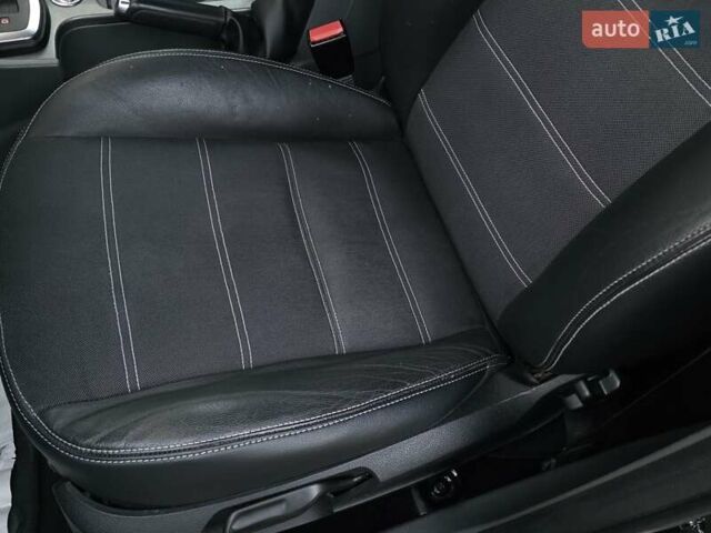 Черный Форд Фокус, объемом двигателя 1.6 л и пробегом 209 тыс. км за 6850 $, фото 23 на Automoto.ua