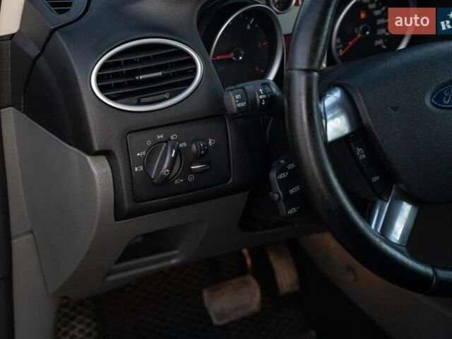 Чорний Форд Фокус, об'ємом двигуна 2 л та пробігом 258 тис. км за 7700 $, фото 15 на Automoto.ua