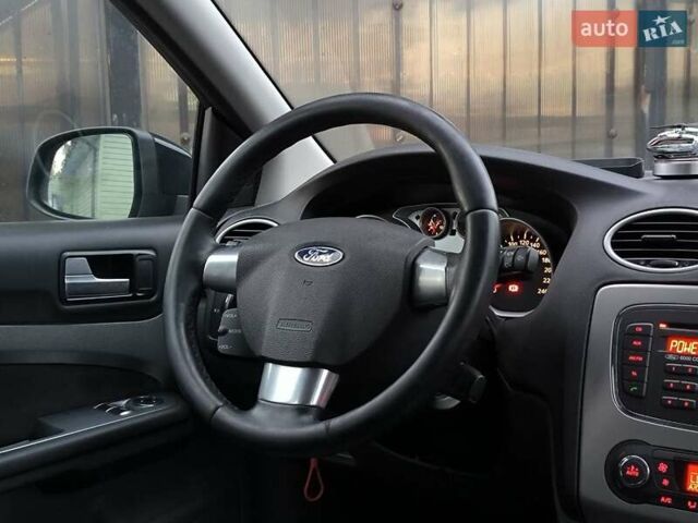 Черный Форд Фокус, объемом двигателя 1.56 л и пробегом 282 тыс. км за 5990 $, фото 13 на Automoto.ua