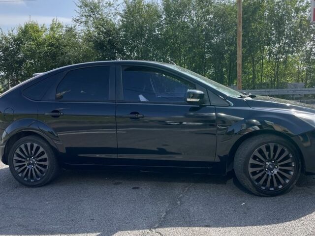 Черный Форд Фокус, объемом двигателя 1.6 л и пробегом 300 тыс. км за 5100 $, фото 3 на Automoto.ua