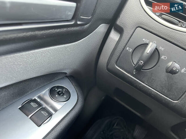 Черный Форд Фокус, объемом двигателя 1.6 л и пробегом 178 тыс. км за 6300 $, фото 28 на Automoto.ua