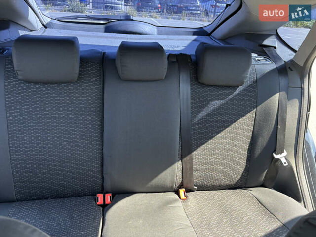 Черный Форд Фокус, объемом двигателя 2 л и пробегом 255 тыс. км за 6000 $, фото 10 на Automoto.ua