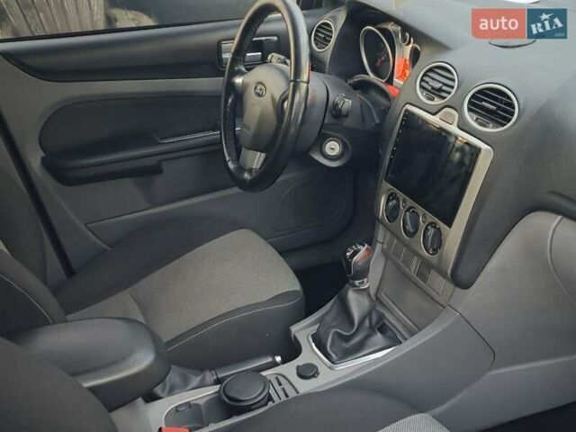 Черный Форд Фокус, объемом двигателя 1.6 л и пробегом 189 тыс. км за 5599 $, фото 27 на Automoto.ua