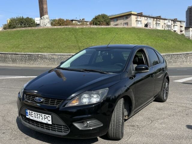 Черный Форд Фокус, объемом двигателя 1.6 л и пробегом 300 тыс. км за 5100 $, фото 2 на Automoto.ua