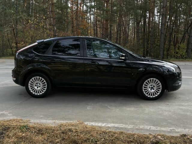 Чорний Форд Фокус, об'ємом двигуна 2 л та пробігом 257 тис. км за 5400 $, фото 2 на Automoto.ua