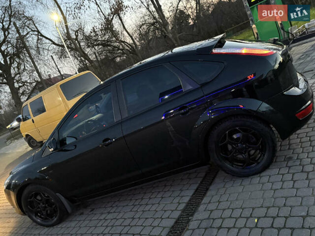 Черный Форд Фокус, объемом двигателя 1.8 л и пробегом 240 тыс. км за 5100 $, фото 14 на Automoto.ua