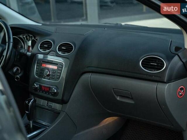 Чорний Форд Фокус, об'ємом двигуна 2 л та пробігом 258 тис. км за 7700 $, фото 25 на Automoto.ua