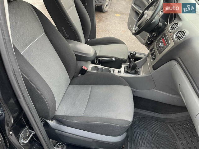 Черный Форд Фокус, объемом двигателя 1.6 л и пробегом 178 тыс. км за 6300 $, фото 18 на Automoto.ua