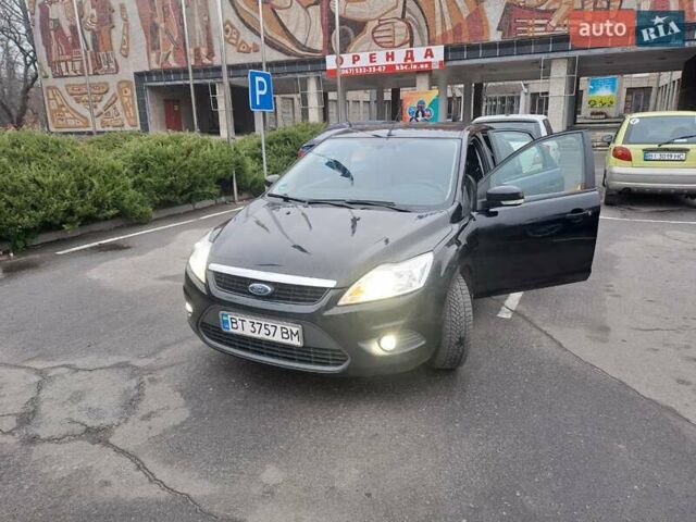 Черный Форд Фокус, объемом двигателя 1.6 л и пробегом 133 тыс. км за 6100 $, фото 5 на Automoto.ua