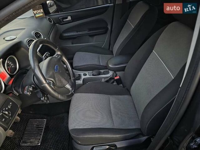 Черный Форд Фокус, объемом двигателя 1.6 л и пробегом 189 тыс. км за 5599 $, фото 21 на Automoto.ua