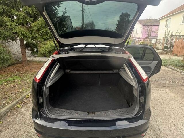 Черный Форд Фокус, объемом двигателя 1.6 л и пробегом 187 тыс. км за 4500 $, фото 9 на Automoto.ua