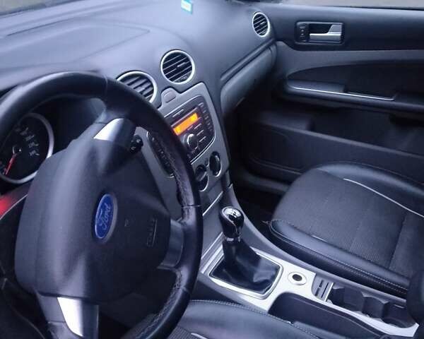 Чорний Форд Фокус, об'ємом двигуна 1.6 л та пробігом 223 тис. км за 6200 $, фото 3 на Automoto.ua