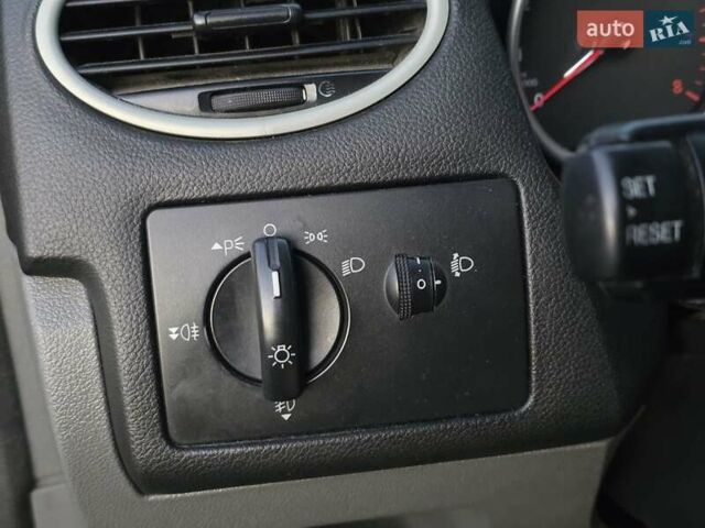 Черный Форд Фокус, объемом двигателя 1.6 л и пробегом 189 тыс. км за 5599 $, фото 31 на Automoto.ua