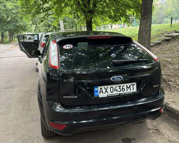 Черный Форд Фокус, объемом двигателя 1.6 л и пробегом 202 тыс. км за 6500 $, фото 2 на Automoto.ua