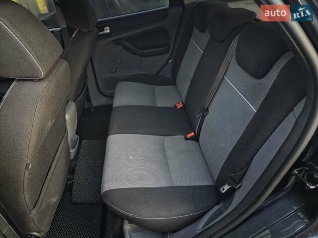 Черный Форд Фокус, объемом двигателя 1.6 л и пробегом 189 тыс. км за 5599 $, фото 25 на Automoto.ua