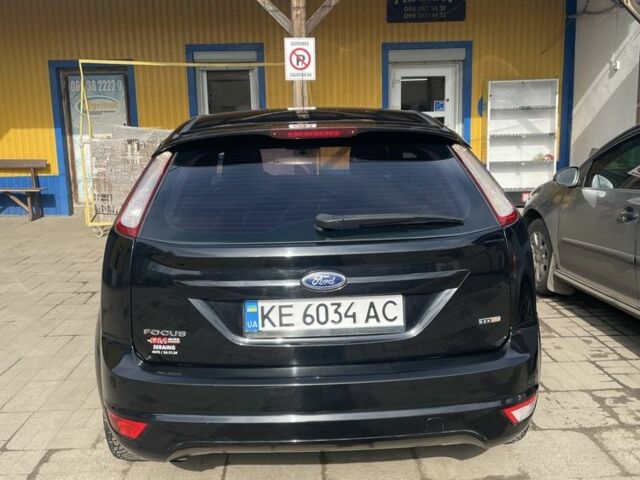Черный Форд Фокус, объемом двигателя 2 л и пробегом 250 тыс. км за 5000 $, фото 3 на Automoto.ua