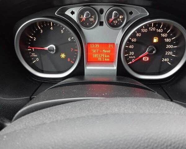 Черный Форд Фокус, объемом двигателя 1.6 л и пробегом 187 тыс. км за 4900 $, фото 7 на Automoto.ua