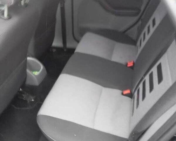 Черный Форд Фокус, объемом двигателя 1.6 л и пробегом 187 тыс. км за 4900 $, фото 8 на Automoto.ua