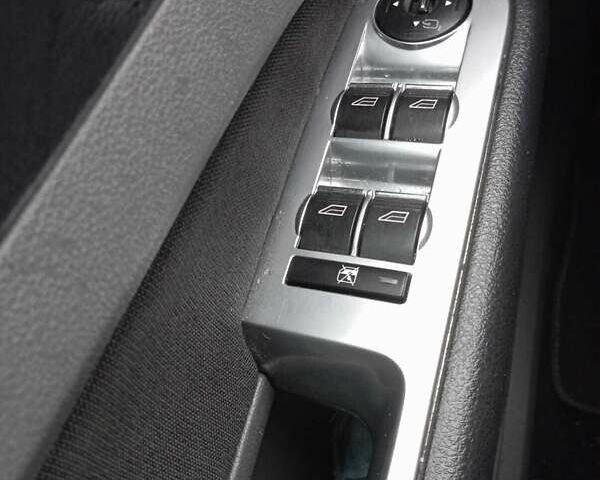 Черный Форд Фокус, объемом двигателя 1.6 л и пробегом 187 тыс. км за 4900 $, фото 11 на Automoto.ua