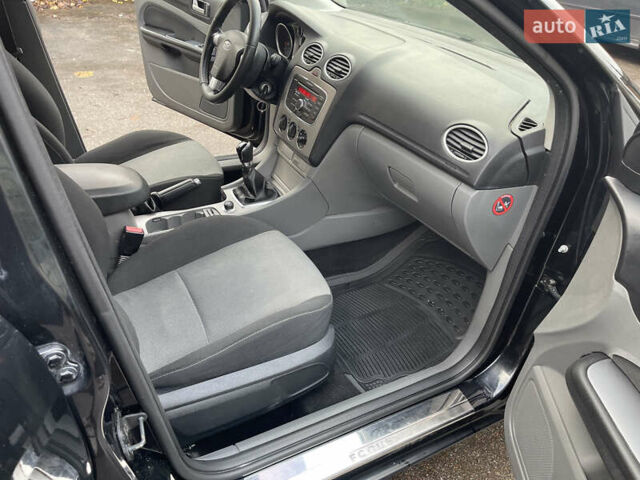 Черный Форд Фокус, объемом двигателя 1.6 л и пробегом 178 тыс. км за 6300 $, фото 17 на Automoto.ua