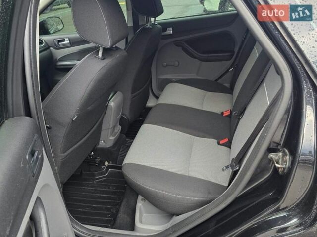 Чорний Форд Фокус, об'ємом двигуна 1.6 л та пробігом 159 тис. км за 5400 $, фото 18 на Automoto.ua
