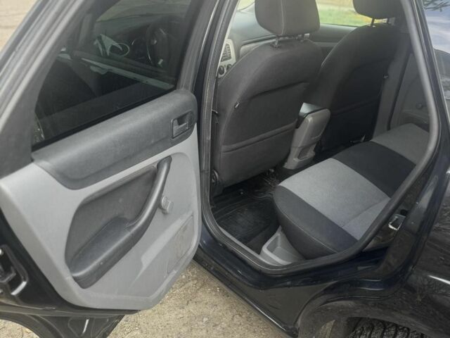 Черный Форд Фокус, объемом двигателя 1.6 л и пробегом 187 тыс. км за 4500 $, фото 10 на Automoto.ua