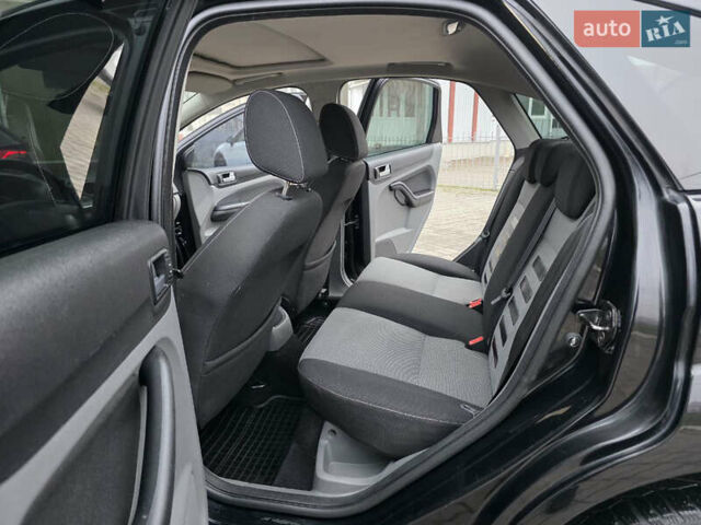 Чорний Форд Фокус, об'ємом двигуна 1.6 л та пробігом 217 тис. км за 5700 $, фото 7 на Automoto.ua