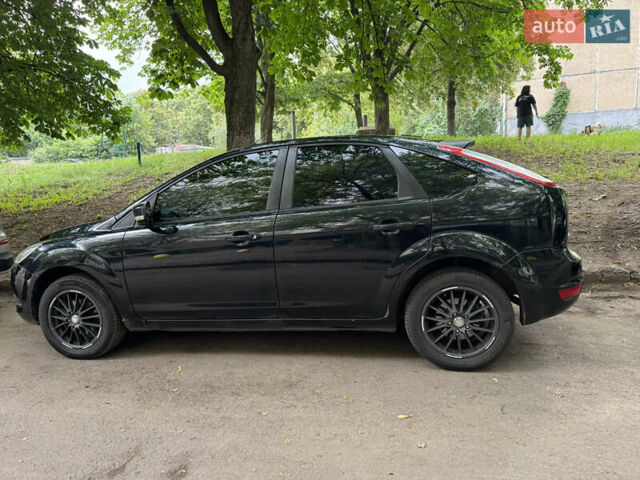 Черный Форд Фокус, объемом двигателя 1.6 л и пробегом 202 тыс. км за 6500 $, фото 1 на Automoto.ua