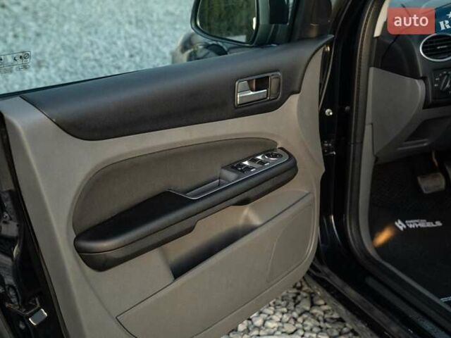 Чорний Форд Фокус, об'ємом двигуна 2 л та пробігом 258 тис. км за 7700 $, фото 30 на Automoto.ua