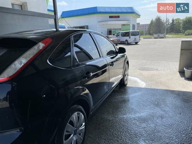 Черный Форд Фокус, объемом двигателя 1.6 л и пробегом 165 тыс. км за 7200 $, фото 5 на Automoto.ua