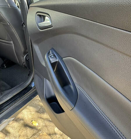 Черный Форд Фокус, объемом двигателя 1.6 л и пробегом 196 тыс. км за 8300 $, фото 13 на Automoto.ua