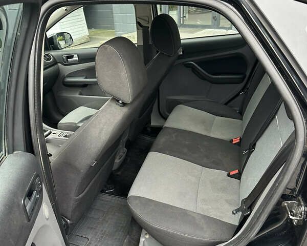 Черный Форд Фокус, объемом двигателя 2 л и пробегом 411 тыс. км за 4799 $, фото 25 на Automoto.ua