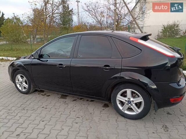 Черный Форд Фокус, объемом двигателя 1.6 л и пробегом 250 тыс. км за 6000 $, фото 6 на Automoto.ua