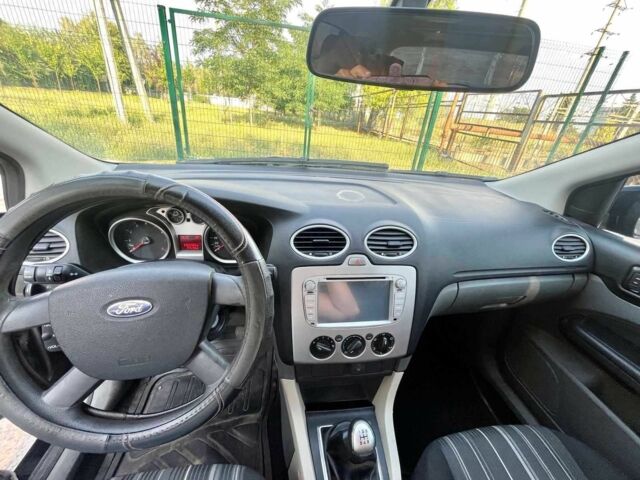 Черный Форд Фокус, объемом двигателя 1.4 л и пробегом 135 тыс. км за 5000 $, фото 6 на Automoto.ua