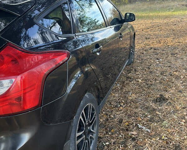 Черный Форд Фокус, объемом двигателя 1.6 л и пробегом 249 тыс. км за 6500 $, фото 4 на Automoto.ua