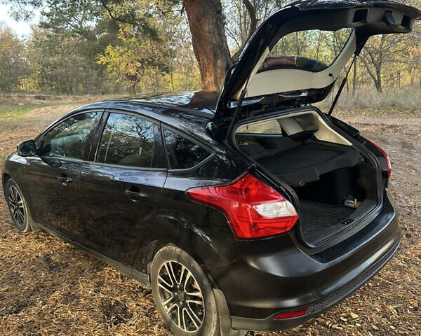 Черный Форд Фокус, объемом двигателя 1.6 л и пробегом 249 тыс. км за 6500 $, фото 1 на Automoto.ua