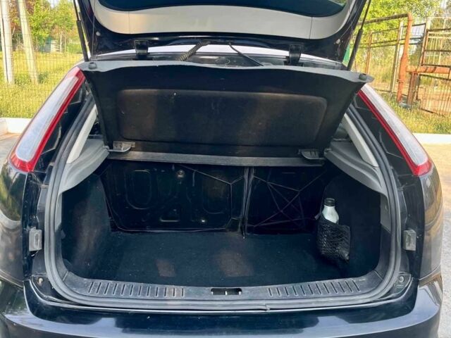 Черный Форд Фокус, объемом двигателя 1.4 л и пробегом 135 тыс. км за 5000 $, фото 3 на Automoto.ua