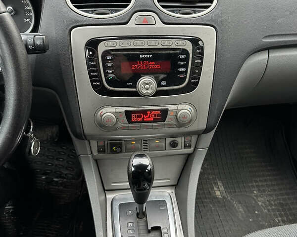 Черный Форд Фокус, объемом двигателя 2 л и пробегом 410 тыс. км за 3999 $, фото 6 на Automoto.ua