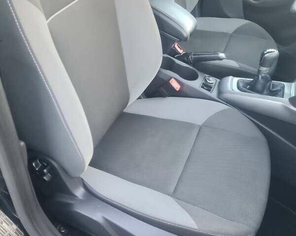 Черный Форд Фокус, объемом двигателя 1.6 л и пробегом 251 тыс. км за 6750 $, фото 48 на Automoto.ua