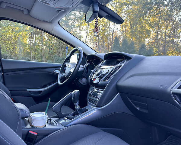 Чорний Форд Фокус, об'ємом двигуна 2 л та пробігом 214 тис. км за 7600 $, фото 7 на Automoto.ua