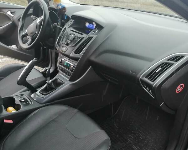 Черный Форд Фокус, объемом двигателя 1.56 л и пробегом 232 тыс. км за 7200 $, фото 12 на Automoto.ua