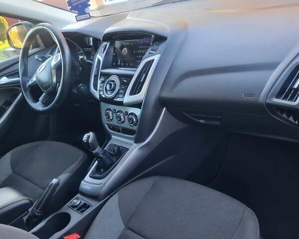 Черный Форд Фокус, объемом двигателя 1.6 л и пробегом 251 тыс. км за 6750 $, фото 47 на Automoto.ua