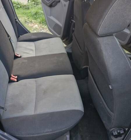 Черный Форд Фокус, объемом двигателя 2 л и пробегом 410 тыс. км за 5000 $, фото 7 на Automoto.ua