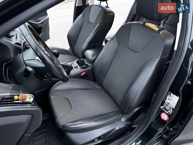 Черный Форд Фокус, объемом двигателя 1.6 л и пробегом 209 тыс. км за 8300 $, фото 41 на Automoto.ua