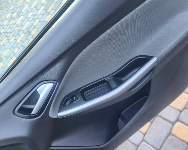 Черный Форд Фокус, объемом двигателя 1.6 л и пробегом 251 тыс. км за 6750 $, фото 49 на Automoto.ua