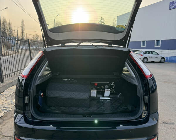 Чорний Форд Фокус, об'ємом двигуна 1.6 л та пробігом 53 тис. км за 4400 $, фото 4 на Automoto.ua