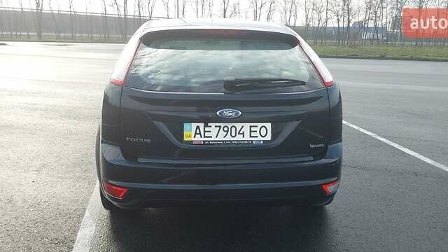 Черный Форд Фокус, объемом двигателя 1.6 л и пробегом 211 тыс. км за 5600 $, фото 8 на Automoto.ua