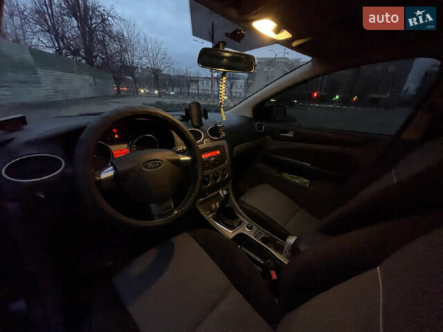 Чорний Форд Фокус, об'ємом двигуна 1.6 л та пробігом 265 тис. км за 5000 $, фото 10 на Automoto.ua