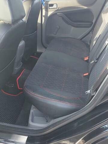 Черный Форд Фокус, объемом двигателя 1.6 л и пробегом 211 тыс. км за 5600 $, фото 4 на Automoto.ua