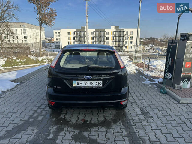 Черный Форд Фокус, объемом двигателя 2 л и пробегом 410 тыс. км за 3999 $, фото 9 на Automoto.ua